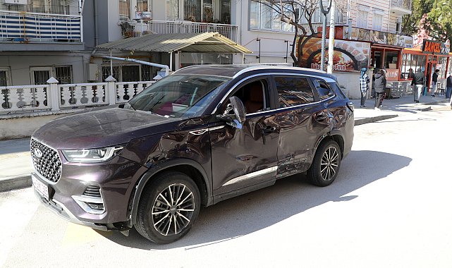 Ciple çarpışan motosikletteki 2 lise öğrencisi yaralandı