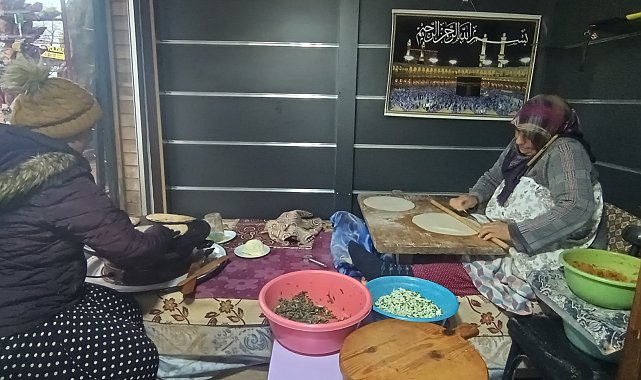 Depremzede kadınlar, açtıkları iş yerinde hem birbirine hem de ailelerine destek oluyor