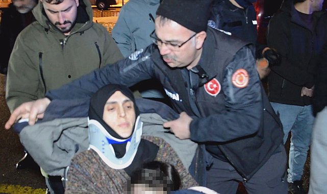 Erzurum'da 2 otomobil ve 1 kamyonetin karıştığı kazada 9 kişi yaralandı