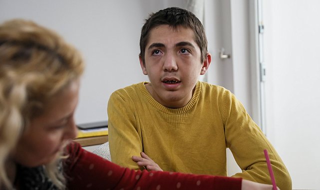 'Düşmedi' denilen otizmli Mehmet'in, merdivenden düştüğü anın görüntüsü ortaya çıktı