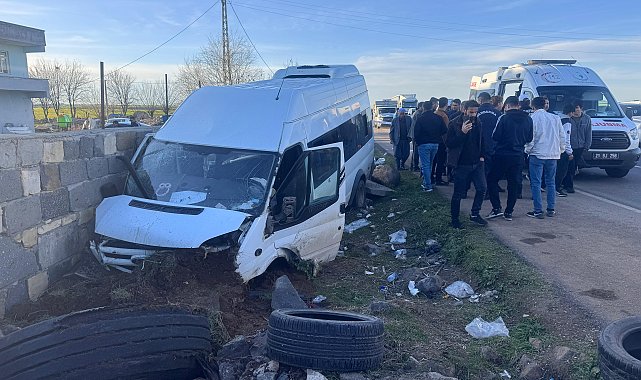 Diyarbakır'da işçileri taşıyan minibüs, bahçe duvarına çarptı: 10 yaralı