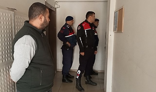 Firari hükümlü kapıyı açmayınca, jandarma çilingir vasıtasıyla içeri girdi