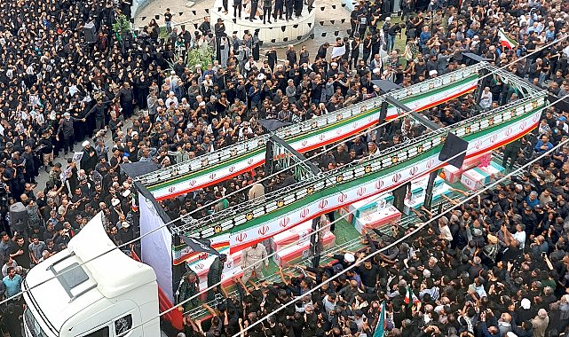 İran'da saldırılarda hayatını kaybedenlerin sayısı 867'ye yükseldi