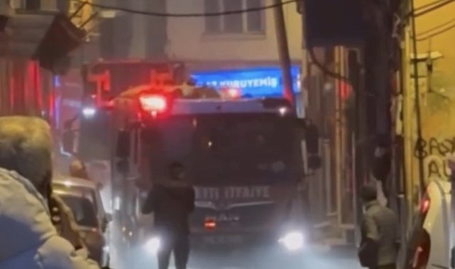 İstanbul - Beyoğlu'nda daire alev alev yandı; oyuncu Umut Özkan son anda kurtuldu