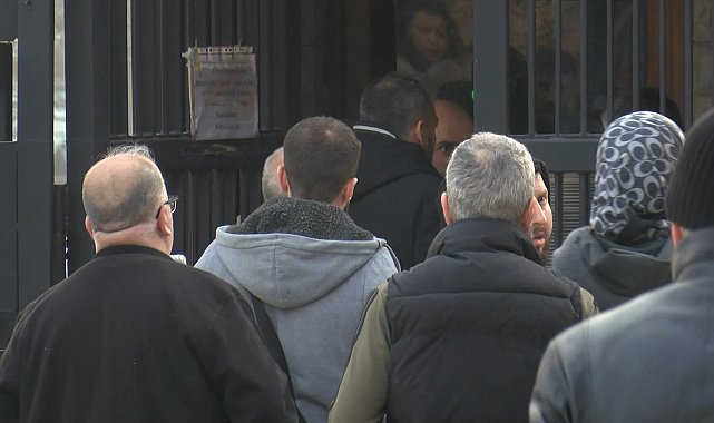 İstanbul- Çekmeköy'de okulda bıçaklanarak öldürülen öğretmenin cenazesi Adli Tıp Kurumundan alındı