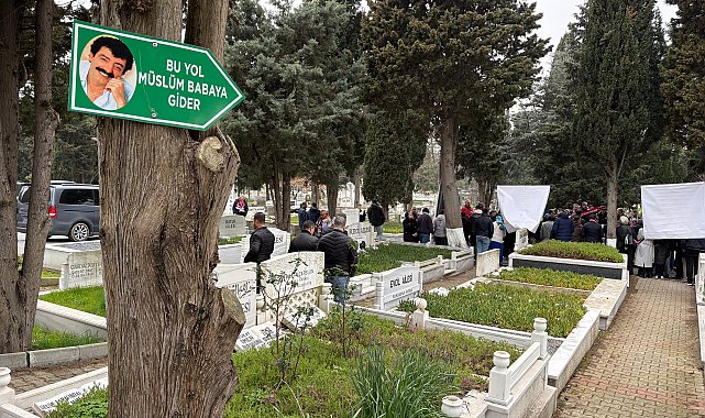 İstanbul- Müslüm Gürses ölümünün 13'üncü senesinde kabri başında dualarla anıldı