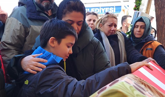 Öğrencisi tarafından öldürülen Fatma Nur öğretmen, son yolculuğuna uğurlandı