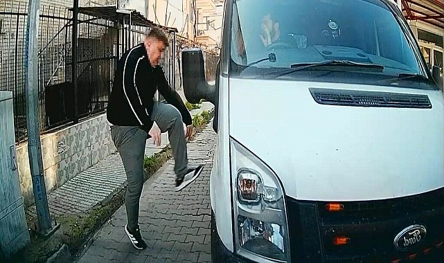 Trafikte tartıştığı kişinin kamyonetinin camını yumruklayan saldırgana 240 bin lira ceza