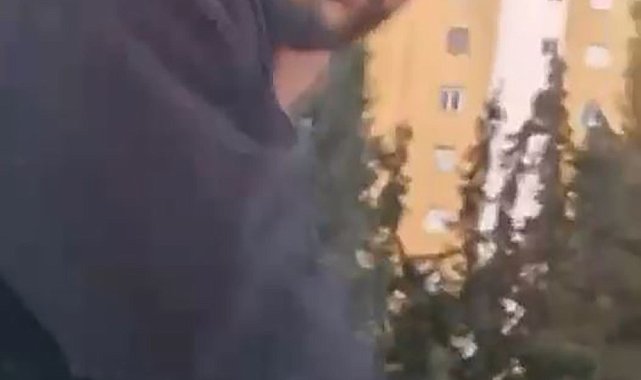 Trafikte tartıştıkları sürücünün önünü kesip, aracın camını yumruklayan 2 şüpheli tutuklandı