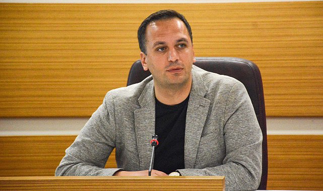 Bornova Belediye Başkanı 'dolandırıcılık' ve 'resmi belgede sahtecilik' suçlarından gözaltına alındı