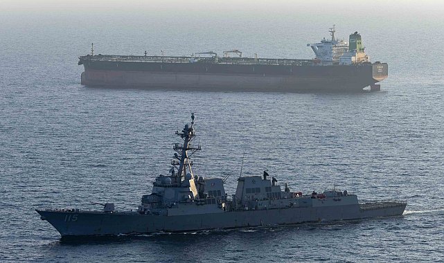 CENTCOM: Bir petrol tankerinin İran'a geçişini engelledik