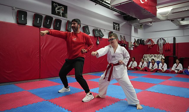 Down sendromlu Berke, tekvandoda Türkiye ve dünya dereceleri istiyor