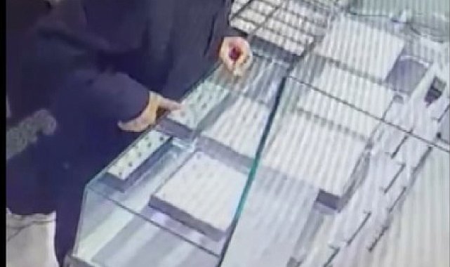 Fatih ve Bahçelievler'deki kuyumculardan 'deneme' bahanesiyle yüzük çalan şüpheli yakalandı
