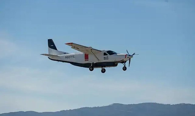 Güney Sudan'da yolcu uçağı düştü: 15 ölü
