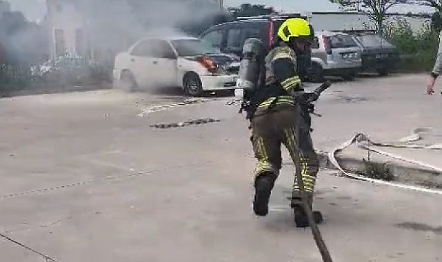 Hastane otoparkındaki otomobil yandı