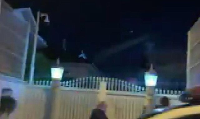 İstanbul Boğazı'nda gemi karaya oturdu - 1