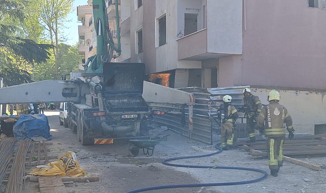 Kartal'da 4 katlı binanın doğalgaz kutusu alev aldı