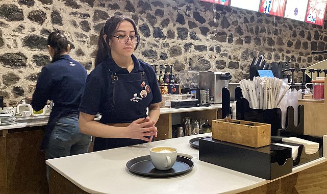 Kayak kazasında çenesi kırıldı, tedavi sürecinde hayali olan kitabı yazdı