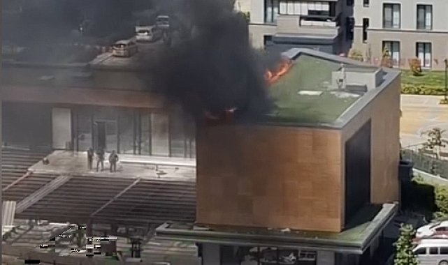 Küçükçekmece'de okul inşaatında yangın paniği