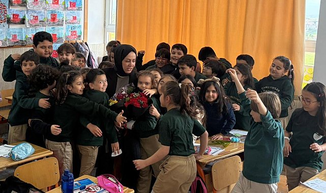 Öğrencilerin 'sevgi' mesajları, öğretmenlerini duygulandırdı