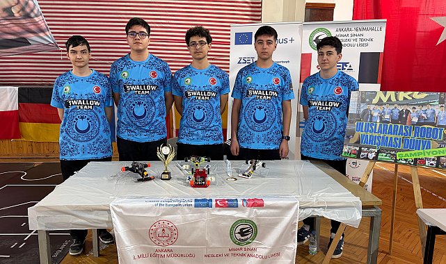Türk öğrenciler, Yunanistan'da yapılan robot olimpiyatında 1'inci oldu