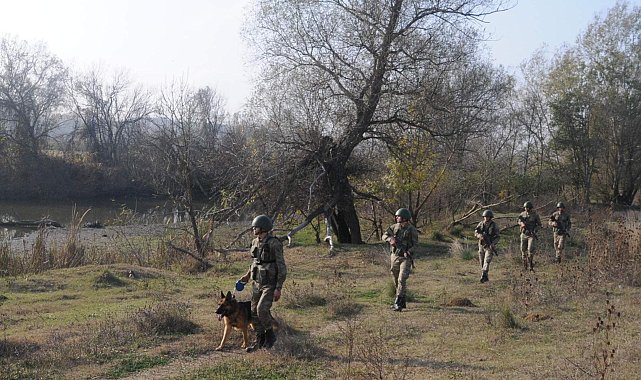 Yurt dışına kaçmaya çalışan 3 şüpheliye gözaltı