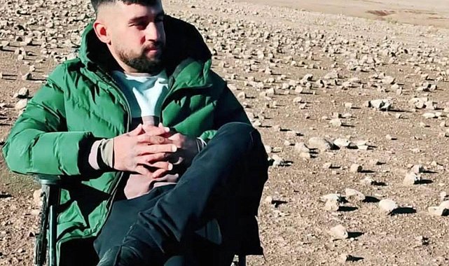 Arızalanan aracını kontrol etmek isterken otomobilin çarptığı amatör futbolcu öldü