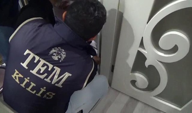 Firari FETÖ hükümlüsü banyodaki gizli bölmede yakalandı