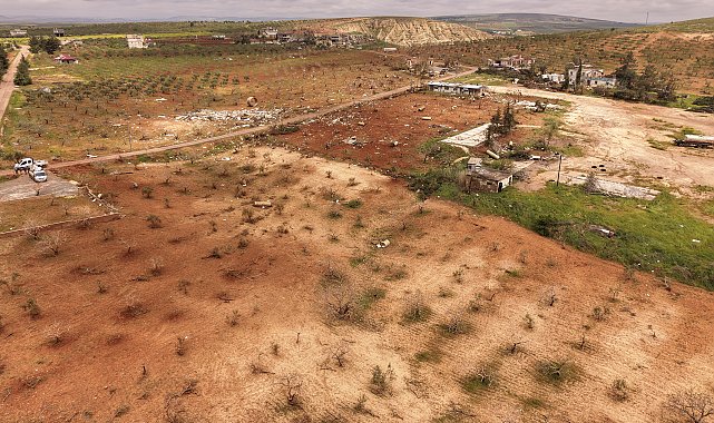 Gaziantep'te, fırtınada ağaçların devrildiği fıstık bahçelerindeki hasar dronla görüntülendi
