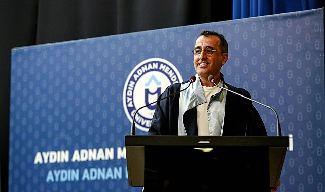 Güvenlik görevlisi olarak çalıştığı üniversiteden birincilikle mezun oldu