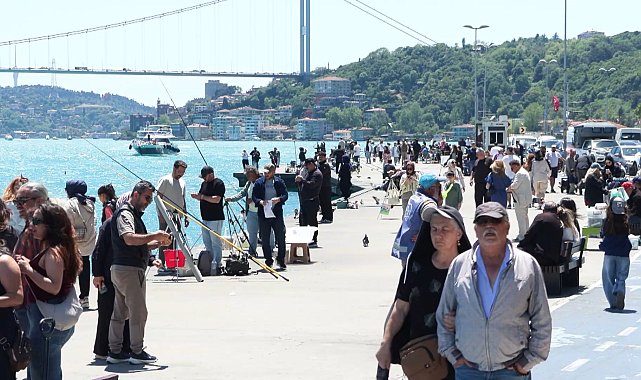 Kurban Bayramı'nın son gününde sıcak havayı fırsat bilenler sahillere akın etti