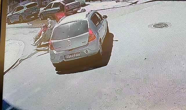 Otomobille motosikletin çarpıştığı kaza kamerada; 1 yaralı