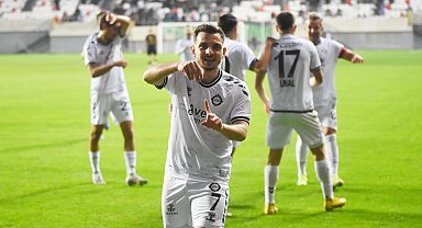Altay'da Caner ve Emre'den ihtar