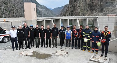 Artvin Barajı'nda tatbikat; türbinde mahsur kalan personel kurtarıldı