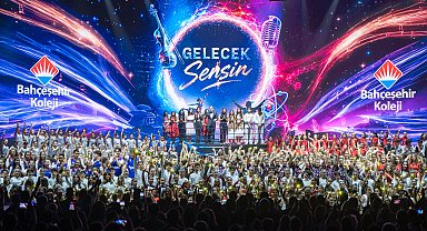 Bahçeşehir Koleji öğrencilerinden 'Gelecek Sensin' temalı yıl sonu gösterisi