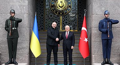 Bakan Güler, Ukrayna Savunma Bakanı Umerov ile bir araya geldi