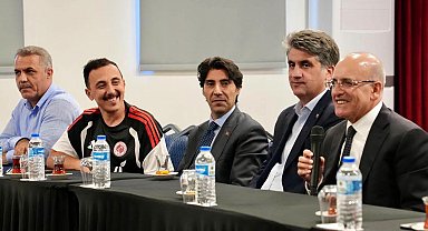 Bakan Şimşek, Batman Petrolspor kampını ziyaret etti