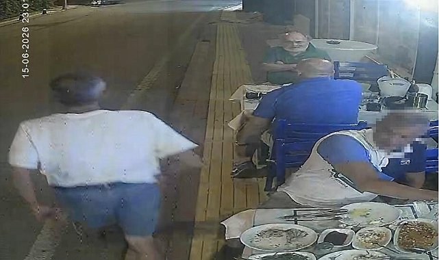 Bodrum'da 2 kişinin, hesabı ödemeden restorandan kaçtığı anlar kamerada