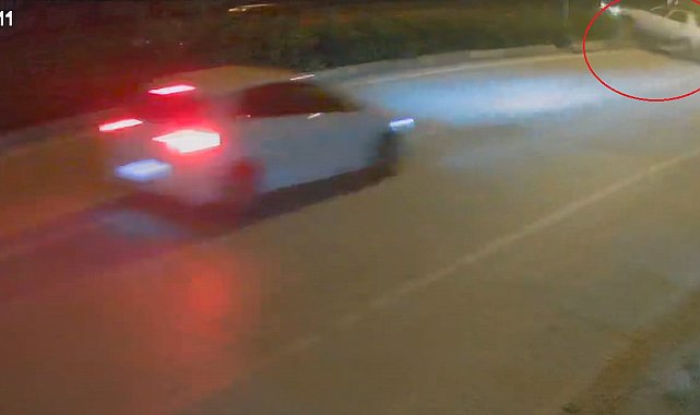 Bursa'da takla atan otomobil sürücüsü için esnaf seferber oldu; kaza anı kamerada
