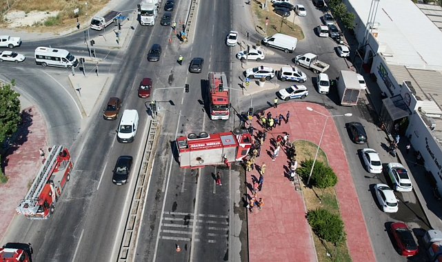 Büyükçekmece'de itfaiye aracı devrildi; yol trafiğe kapatıldı -2 Ek bilgi