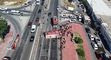Büyükçekmece'de itfaiye aracı devrildi; yol trafiğe kapatıldı -2 Ek bilgi