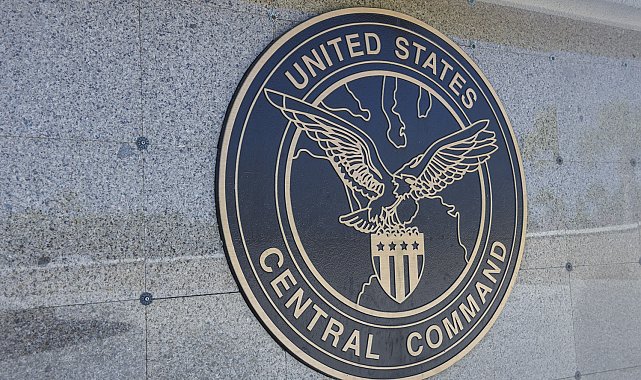 CENTCOM: ABD, Umman Körfezi'nde boş petrol tankerini vurdu
