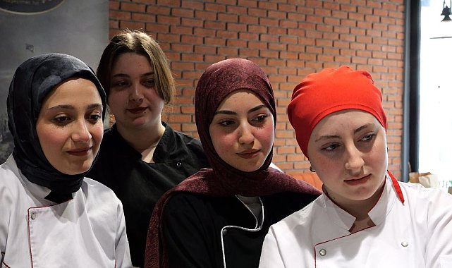 Çikolata atölyesinde liselilerin 'tatlı' hayali