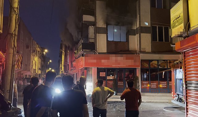 Dairede çıkan yangında çift ile 3 çocuğu dumandan etkilendi