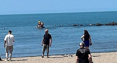 Denizde boğulma tehlikesi geçirdi, hastanede hayatını kaybetti