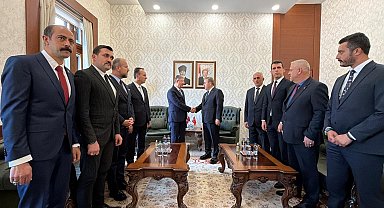 Destici: ABD-İran görüşmeleri pamuk ipliğine bağlı