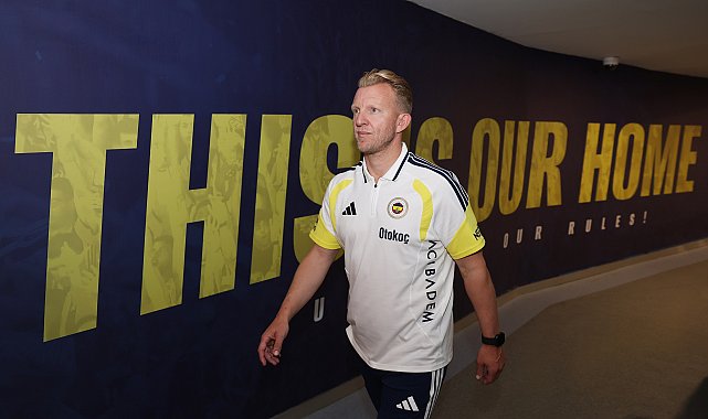 Dirk Kuyt, Fenerbahçe'ye yardımcı antrenör olarak geri döndü