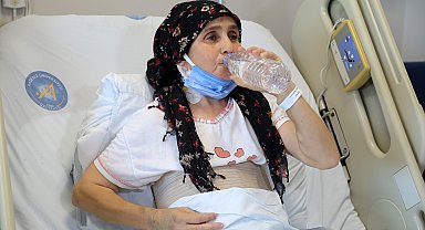 Diyalize bağlı geçen 30 yıldan sonra hem böbreğine hem de özgürlüğüne kavuştu