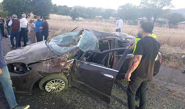 Diyarbakır'da takla atan otmobildeki anne ve oğllu öldü, 4 kişi yaralandı