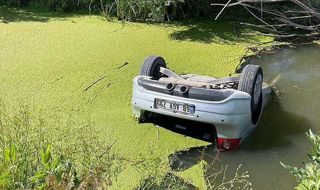 Drenaj kuyusundaki otomobilden 2 cansız beden çıkarıldı